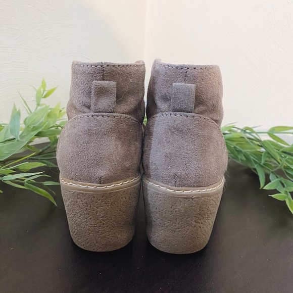 Booties - Picture 4 of 4